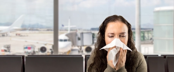 Pourquoi tombe-t-on souvent malade après avoir pris l’avion ?