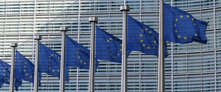 Que dit le règlement européen (CE) n° 261/2004 concernant les vols annulés ?