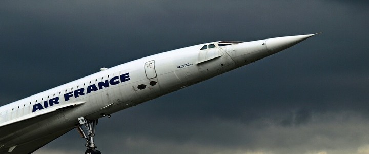 Top 10 des avions les plus rapides du monde : les géants du ciel